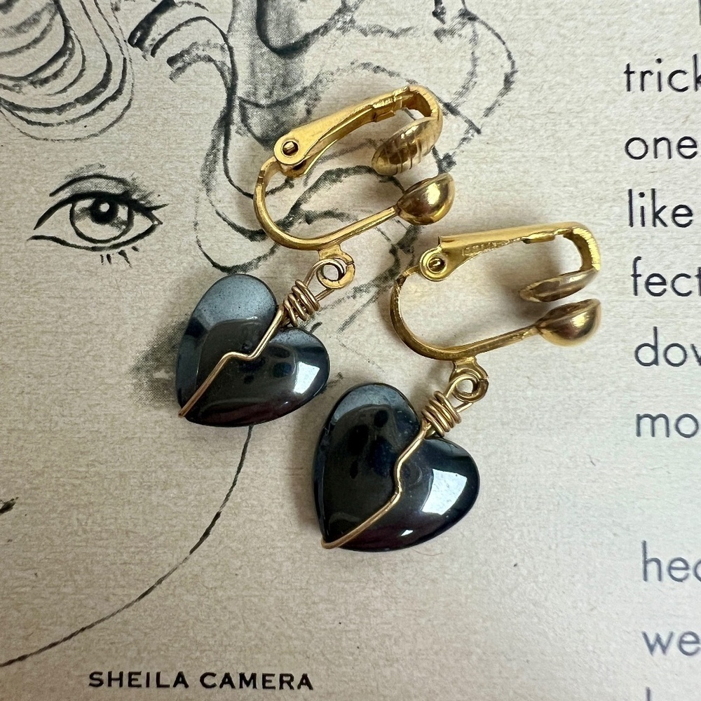 Vintage Black and Gold Tone Heart Dangle Clip On Small Earrings